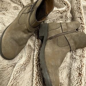 (Very) Pre-loved 💕 Spring/Fall ankle motorcycle boots